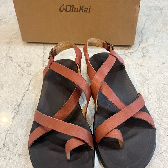 OluKai Upena Women’s 7 Cedarwood Flip Flop, Sandals Sludes - Picture 3 of 8